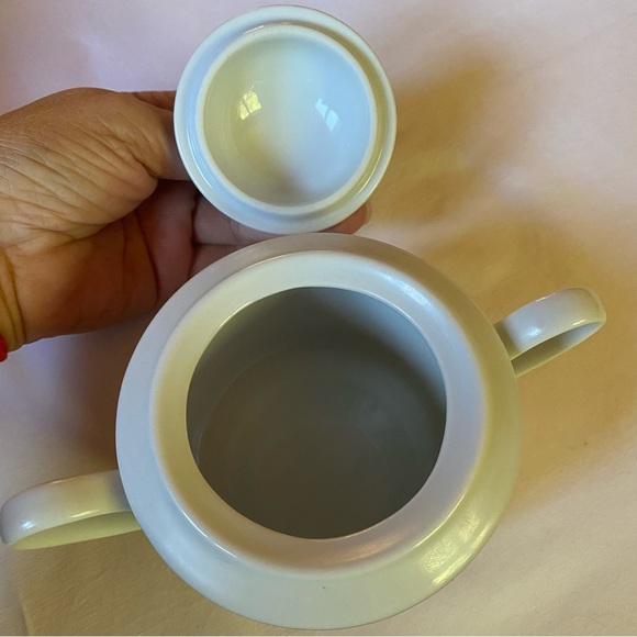 Fine Porcelain China Sugar Jar - Picture 10 of 10